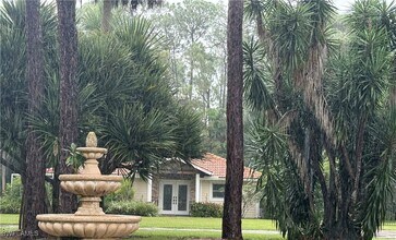 2347 Coach House Ln in Naples, FL - Building Photo - Building Photo