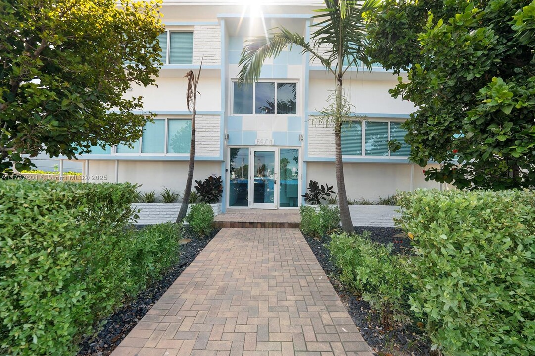 6971 Carlyle Ave in Miami Beach, FL - Building Photo