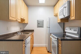 1009 Chillum Rd in Hyattsville, MD - Building Photo - Building Photo
