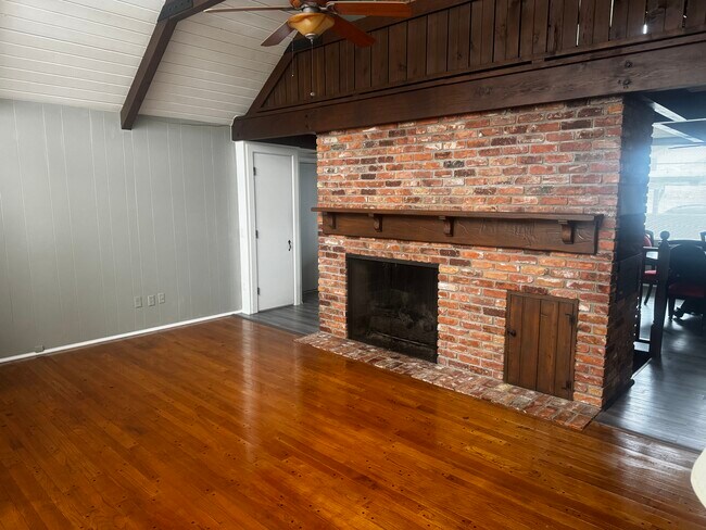 1242 Stonegate Ln in East Lansing, MI - Building Photo - Building Photo