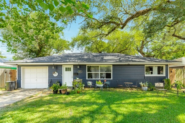 property at 527 Gardenia St