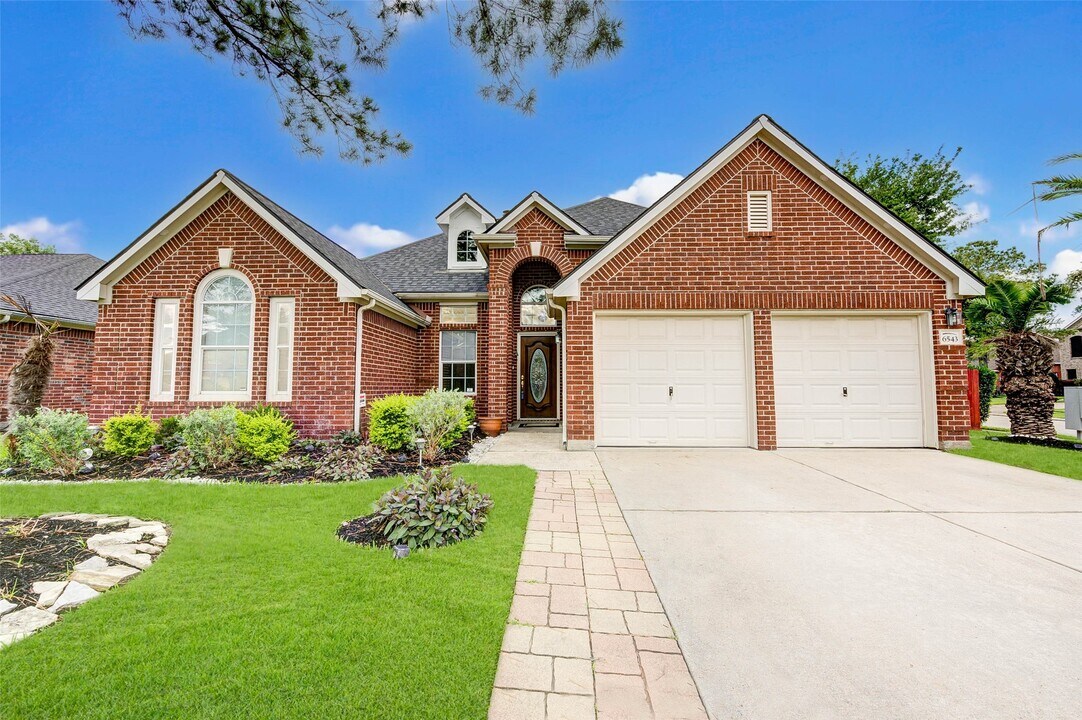 6543 Horsepen Bayou Dr in Houston, TX - Building Photo