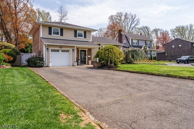 74 Emerald Pl in Clark, NJ - Building Photo - Building Photo