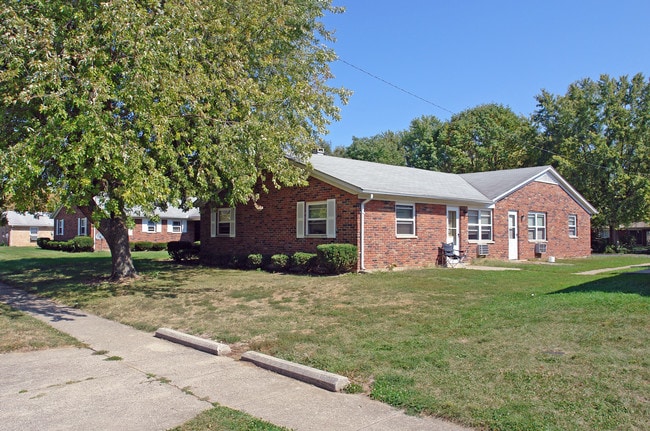 1120 Bishop Dr in Dayton, OH - Foto de edificio - Building Photo
