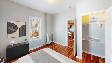 57 Assunta Rd, Unit 2 in Revere, MA - Foto de edificio - Building Photo