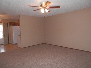 7938 NW Crossland Cir in Lawton, OK - Building Photo - Building Photo