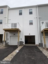 739 Platinum Dr in Phoenixville, PA - Building Photo