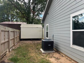 1841 Caroline Ln in Sealy, TX - Building Photo - Building Photo