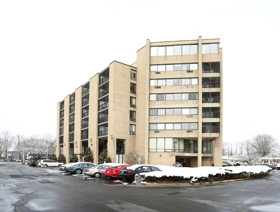 Harborview Condominiums in West Haven, CT - Building Photo