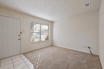3214 Heatherwood Dr in Bryan, TX - Building Photo - Building Photo