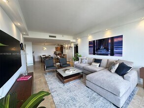 251 Crandon Blvd in Key Biscayne, FL - Building Photo - Building Photo