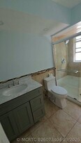 7924 SW 8th St in North Lauderdale, FL - Building Photo