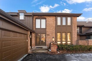 1863 Wingate Rd, Unit 1 in Bloomfield Township, MI - Building Photo