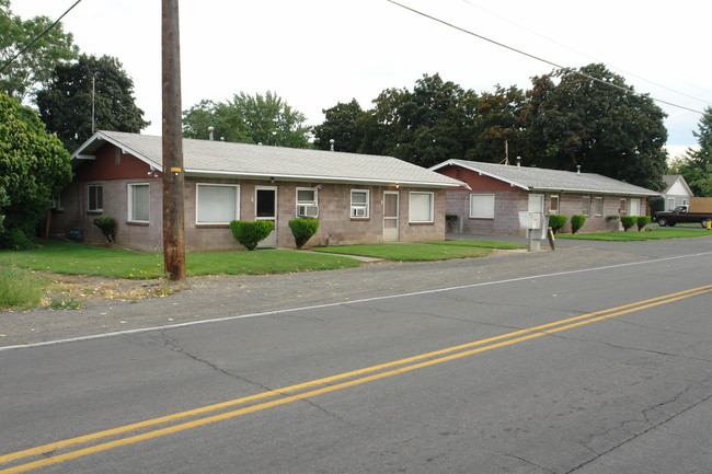 2406 Castlevale Rd in Yakima, WA - Building Photo - Building Photo