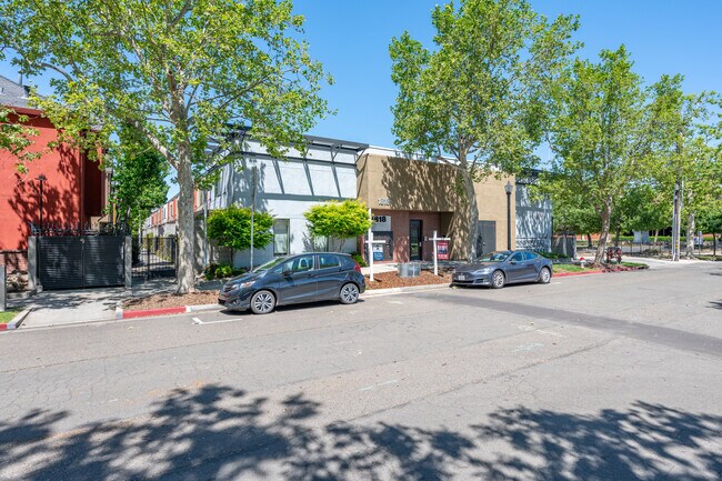 Whiskey Hill Lofts in Sacramento, CA - Building Photo - Building Photo