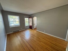 2428 Oakshire Ave in Berkley, MI - Building Photo - Building Photo