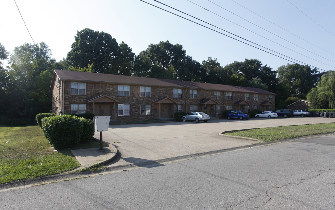 140 Darlene Dr in Clarksville, TN - Foto de edificio