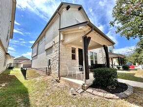 213 Iron Rail Rd in Dripping Springs, TX - Building Photo - Building Photo