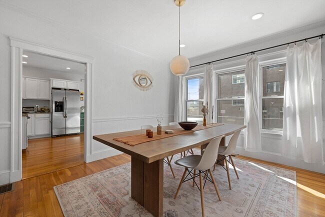 29 Mansfield St, Unit 1 in Somerville, MA - Building Photo - Building Photo