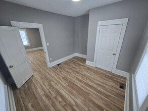 104 N Evanston Ave in Independence, MO - Building Photo - Building Photo