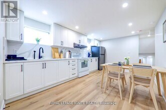 4023 Bishopstoke Ln in Mississauga, ON - Building Photo - Building Photo