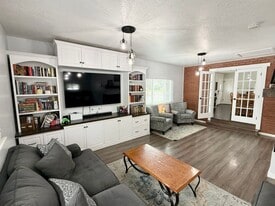 1159 N 250 E in Layton, UT - Building Photo