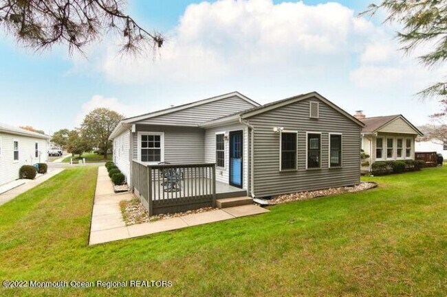 12 Paradise Blvd in Toms River, NJ - Building Photo - Building Photo