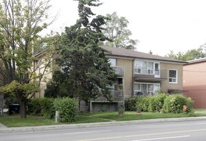 437 Lawrence Ave W in Toronto, ON - Building Photo