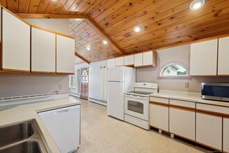 116 Central St in Bristol, CT - Building Photo - Building Photo