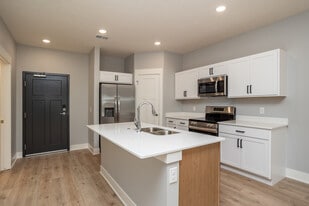 Water's Edge at the Woodlands in Lincoln, NE - Building Photo