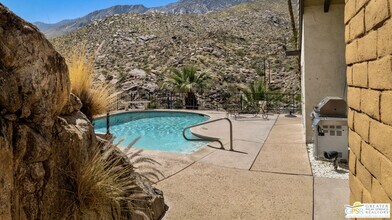 3000 Cahuilla Hills Dr in Palm Springs, CA - Building Photo - Building Photo