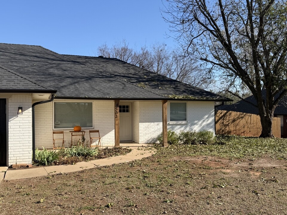 4502 Jordan Ave in Edmond, OK - Building Photo