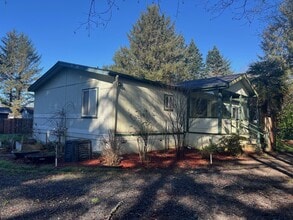 2245 State St in Crescent City, CA - Building Photo - Building Photo