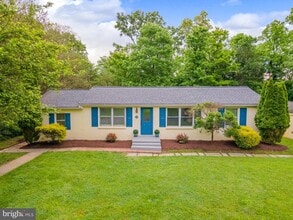 60 Killdeer Ave in Shepherdstown, WV - Building Photo - Building Photo
