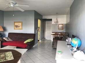 2204 Lake Osborne Dr-Unit -7 in Lake Worth, FL - Building Photo - Building Photo