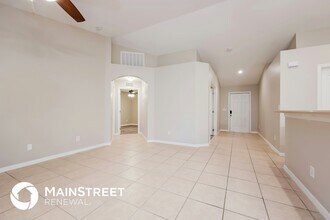 3404 68th St W in Lehigh Acres, FL - Foto de edificio - Building Photo