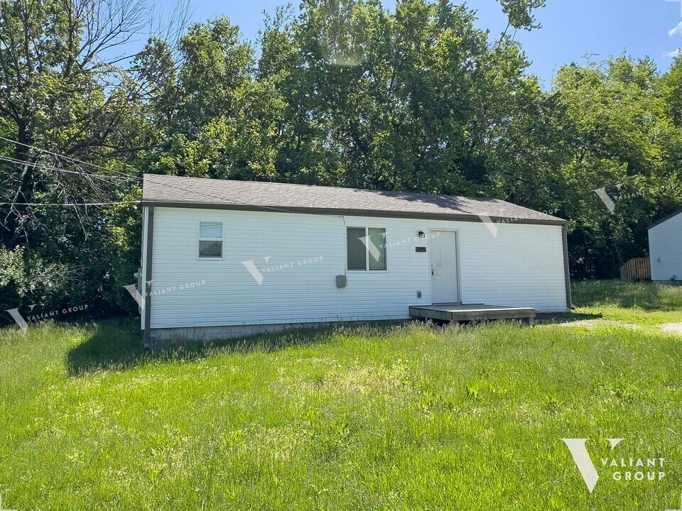 3222 N Howard Ave in Springfield, MO - Building Photo