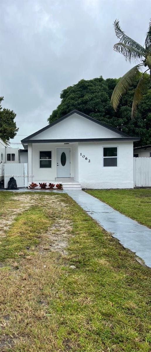 1062 NW 25th St in Miami, FL - Building Photo - Building Photo