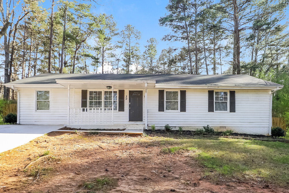 30 Hidden Pines Dr in Covington, GA - Building Photo