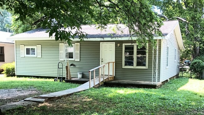 property at 409 10th Ave SW