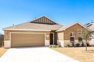 10526 Rosalina Lp in Converse, TX - Foto de edificio - Building Photo