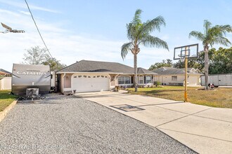 4052 Montano Ave in Spring Hill, FL - Building Photo - Building Photo