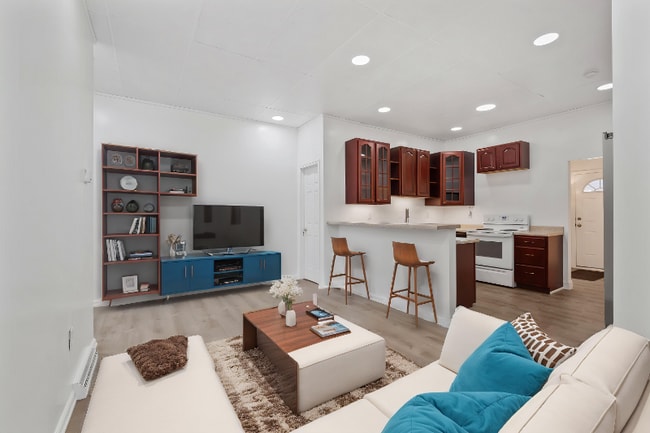 2500 Sarah St