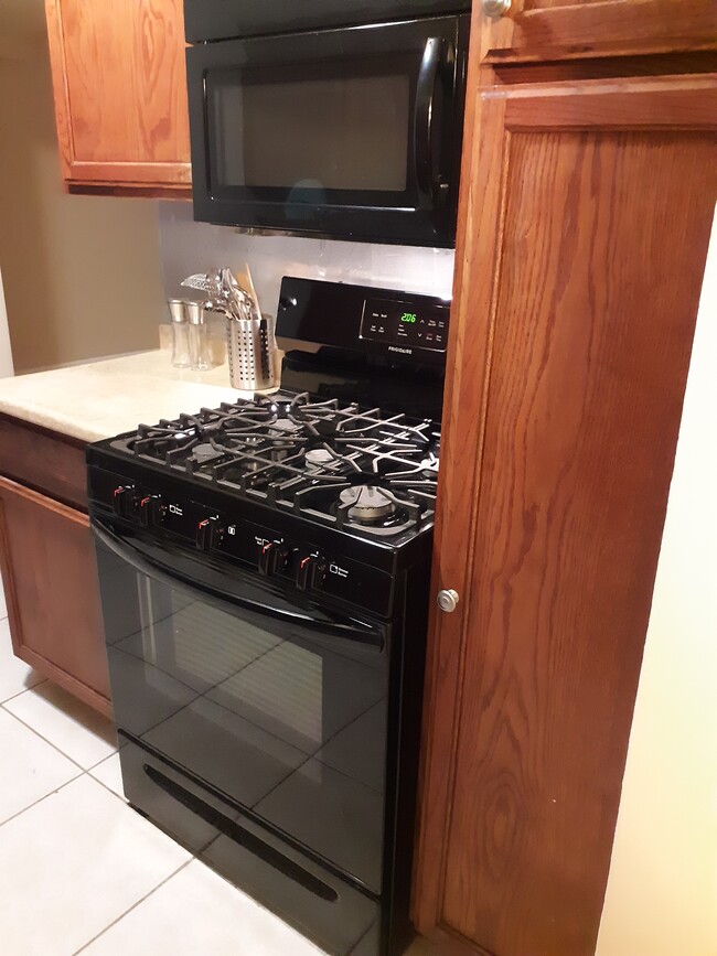 property at 6900 E Laverne St