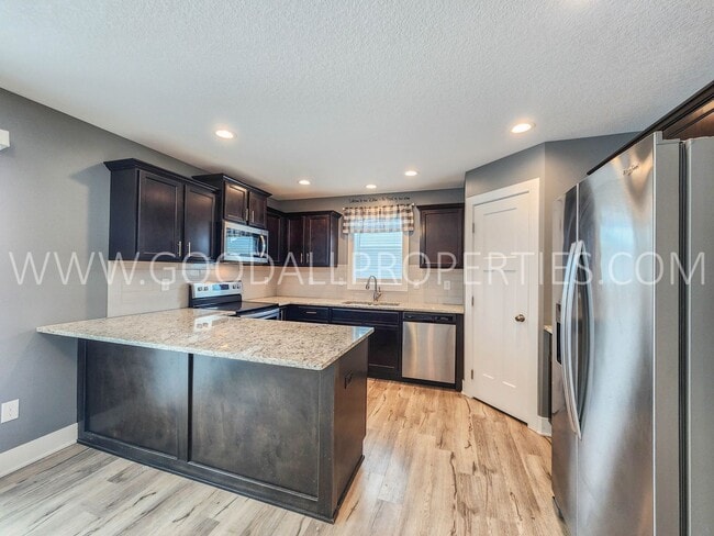 1306 Green Hills Dr in Norwalk, IA - Building Photo - Building Photo