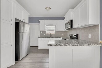 5701 Nightingale Ave in McAllen, TX - Building Photo - Building Photo