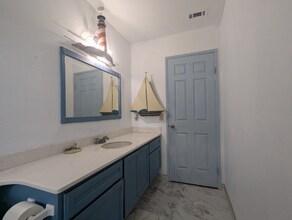 13690 Westward Dr in Fontana, CA - Foto de edificio - Building Photo