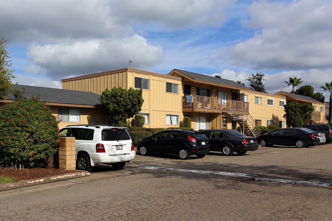 Kings Mark in El Cajon, CA - Building Photo