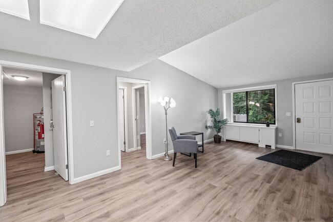 Garden Court Apartments in Monroe, MI - Foto de edificio - Building Photo