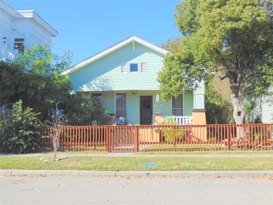 3420 Avenue R in Galveston, TX - Building Photo